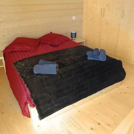 Haute Sleeps 8 Wifi Holiday home